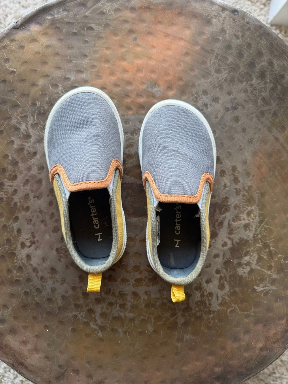 Kids size 7 slip on sneakers / boat shoes / loafers